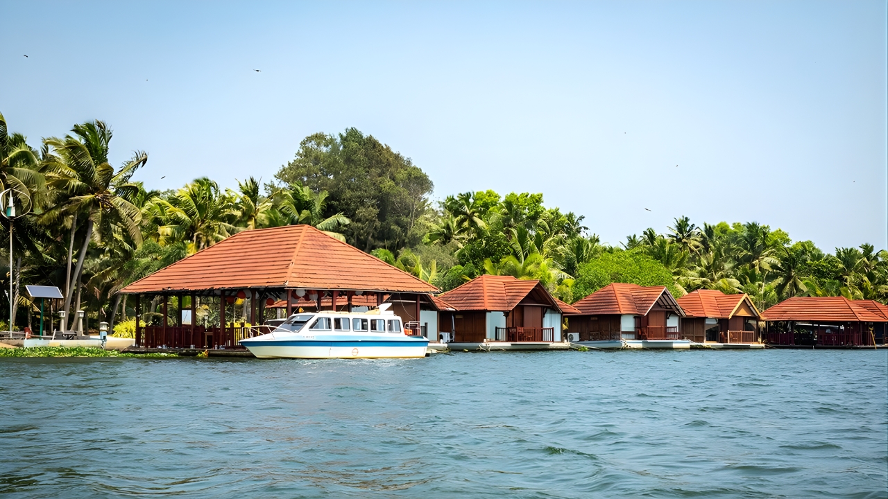 image of Kerala Tour Package – 3 Nights / 4 Days   (4 Person 4 Start Hotel)