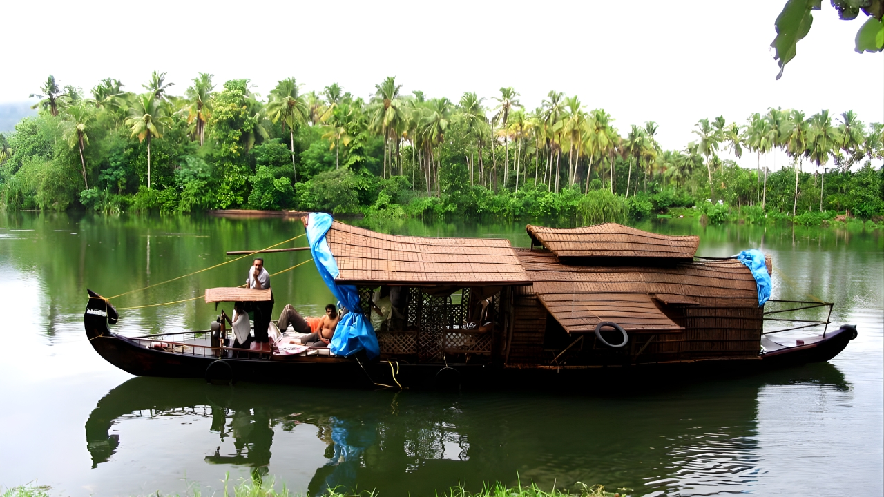image of Kerala Tour Package – 4 Nights / 5 Days   (4 Person 4 Start Hotel)